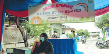 Gedung Kelompok Belajar dan Roudhotul Athfal Muslimat Nahdlatul Ulama (KB RAM NU) 235 Al Anis di Perum Griya Wisata Kendensari Tanggulangi Sidoarjo, telah diresmikan oleh Waki Ketua DPRD Provinsi Jawa Timur Hj. Anik Maslachah