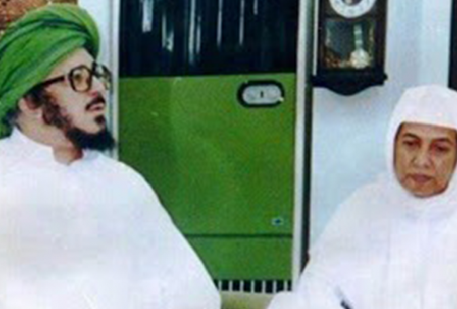 Muhammad bin Alawi al-Maliki bersama KH. Asrori al-Ishaqy RA